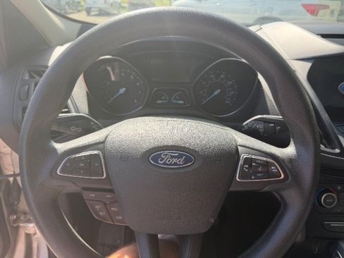 Used 2018 Ford Escape SE w/ SE Sync 3 Package FWD image 8