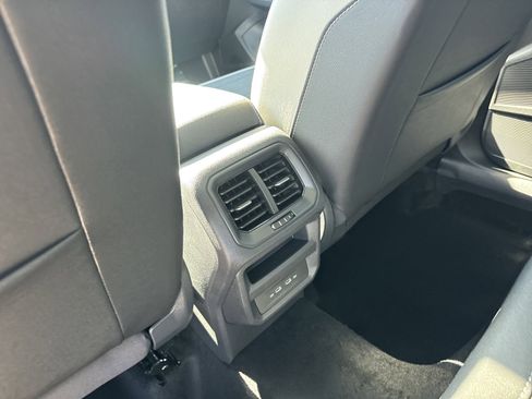 New 2026 Volkswagen Taos SE AWD/4WD image 21