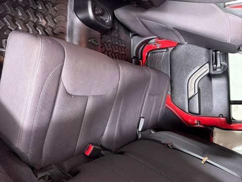 Used 2013 Jeep Wrangler Unlimited Sport image 16