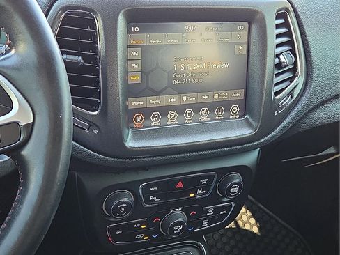 Used 2018 Jeep Compass Trailhawk image 16