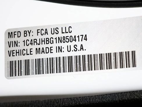 Used 2022 Jeep Grand Cherokee Limited AWD/4WD image 40