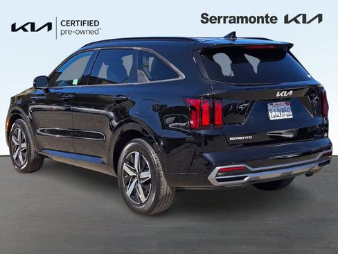 Certified 2023 Kia Sorento EX FWD image 6