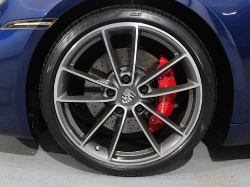 Used 2020 Porsche 911 Carrera S RWD image 38