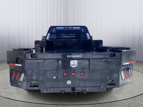 Used 2022 GMC Sierra 3500 SLE w/ SLE Convenience Package image 8