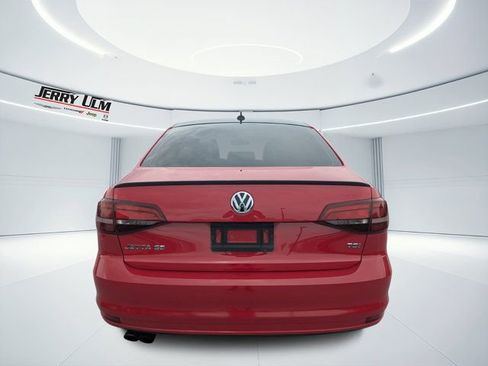 Used 2018 Volkswagen Jetta Sport FWD image 4