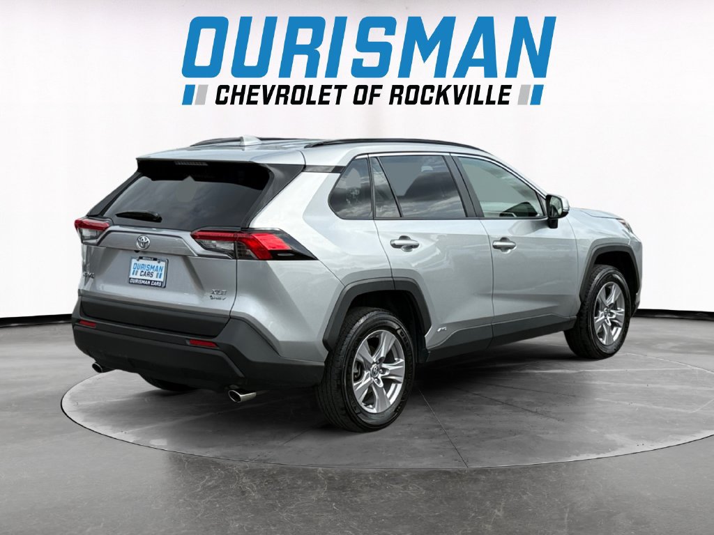 Used 2025 Toyota RAV4 XLE AWD/4WD image 6