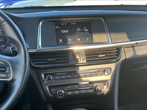 Used 2017 Kia Optima EX image 9