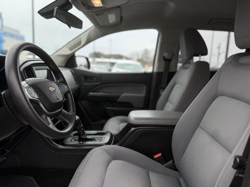 Used 2018 Chevrolet Colorado W/T w/ WT Convenience Package image 11