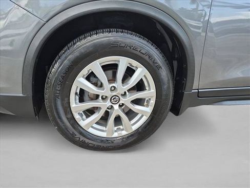 Used 2020 Nissan Rogue SV FWD image 23