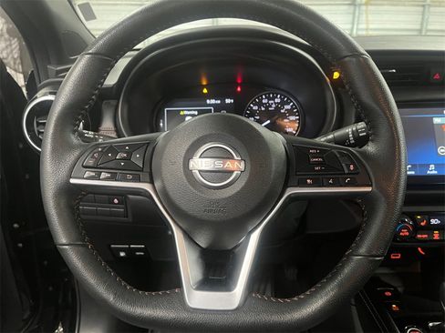 Used 2023 Nissan Kicks SR w/ SR Premium Package image 21