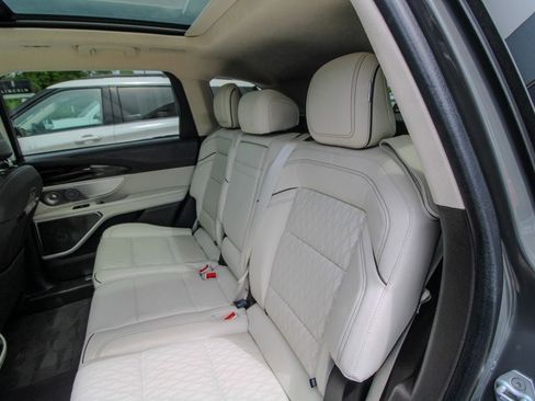 Used 2025 Lincoln Nautilus Black Label w/ Jet Appearance Package AWD/4WD image 9