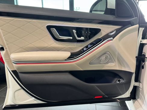 Used 2022 Mercedes-Benz S 580 4MATIC Sedan w/ AMG Line Package image 22