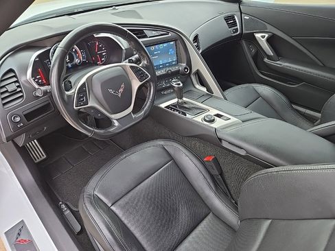 Used 2019 Chevrolet Corvette Stingray Coupe w/ Carbon Flash Badge Package image 31