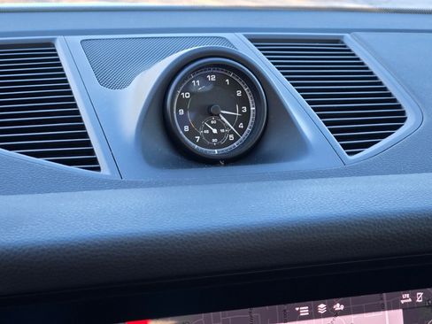 Certified 2022 Porsche Macan S image 22