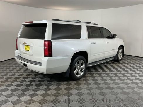 Used 2016 Chevrolet Suburban LTZ image 4