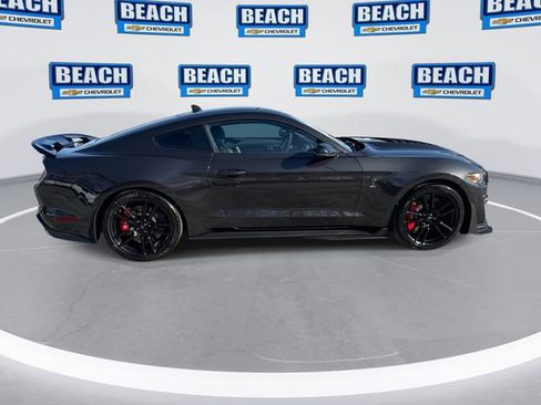 Used 2022 Ford Mustang Shelby GT500 w/ Technology Package RWD image 9