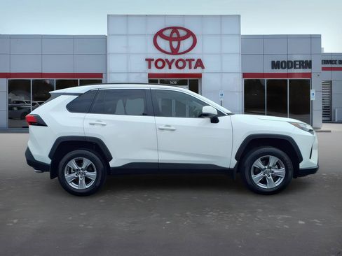 Certified 2025 Toyota RAV4 XLE w/ Convenience Package FWD image 9