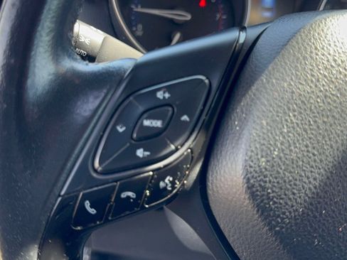 Used 2021 Toyota C-HR XLE FWD image 15