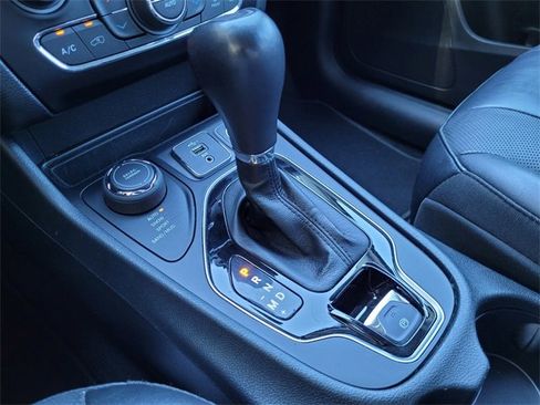 Certified 2023 Jeep Cherokee Altitude Lux image 12