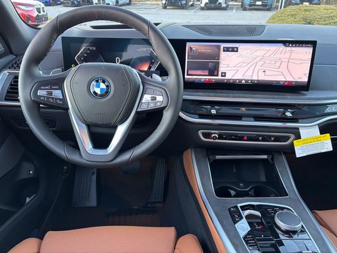 New 2026 BMW X5 xDrive50e w/ Premium Package image 18
