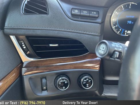 Used 2016 Cadillac Escalade Luxury AWD/4WD image 25