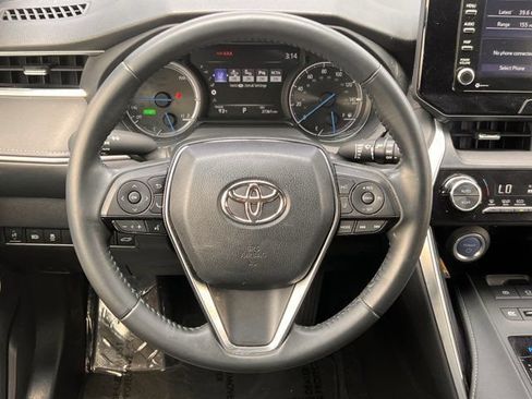 Used 2022 Toyota Venza XLE AWD/4WD image 13