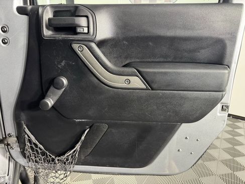 Used 2014 Jeep Wrangler Unlimited Sport image 33