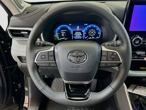 New 2026 Toyota Highlander Limited AWD/4WD image 9