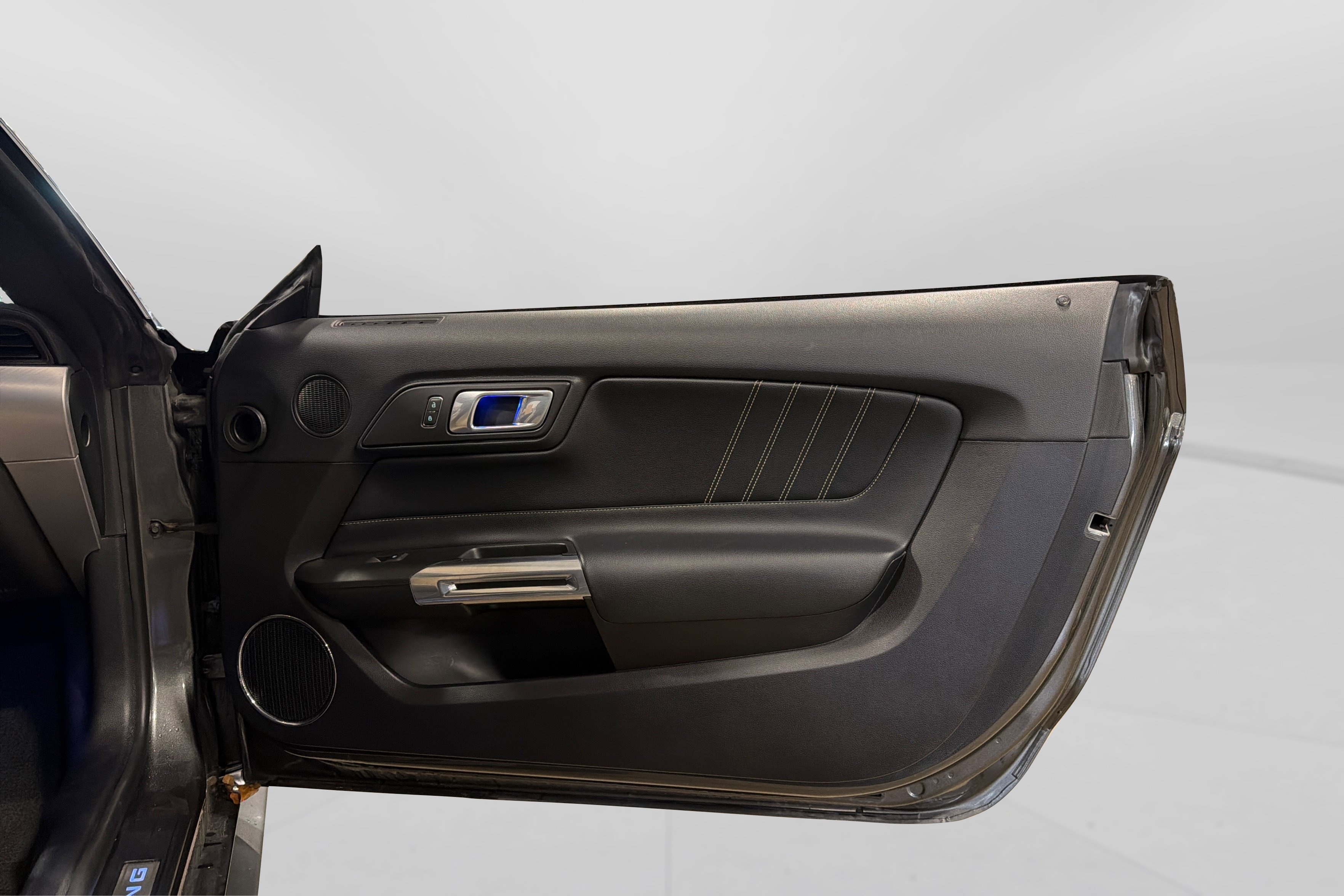Used 2018 Ford Mustang GT Premium RWD image 36