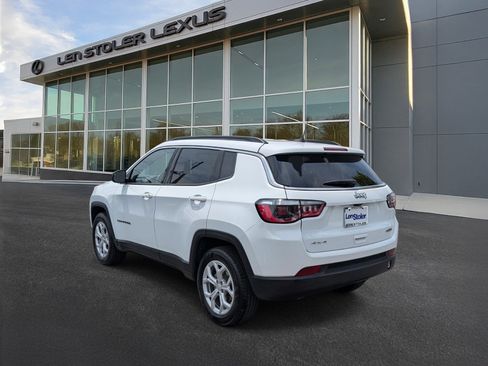 Used 2024 Jeep Compass Latitude AWD/4WD image 5