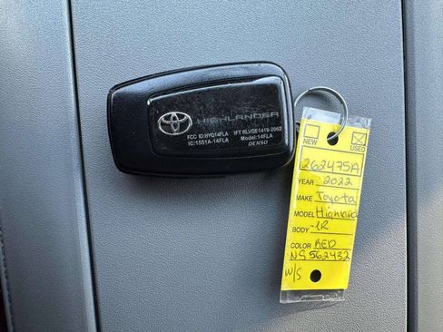 Used 2022 Toyota Highlander Limited AWD/4WD image 33