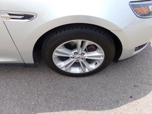 Used 2016 Ford Taurus SE image 39