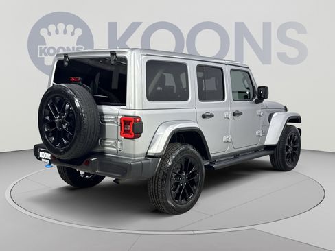 Used 2024 Jeep Wrangler Unlimited Sahara AWD/4WD image 28