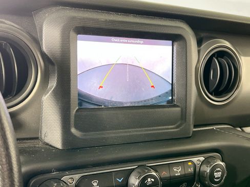 Used 2023 Jeep Wrangler Sport AWD/4WD image 13