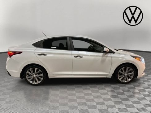 Used 2019 Hyundai Accent Limited image 2