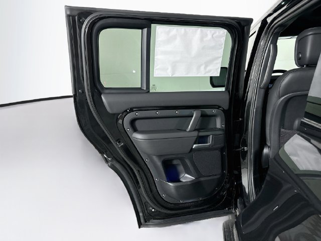 New 2026 Land Rover Defender 110 X-Dynamic SE AWD/4WD image 21