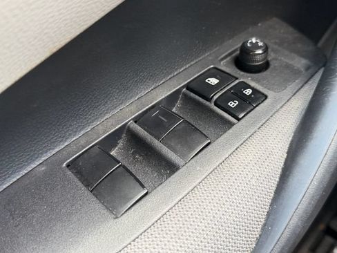 Used 2023 Toyota Corolla LE w/ LE Convenience Package FWD image 14