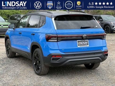 New 2025 Volkswagen Taos SE image 4