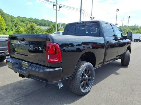 New 2026 RAM 2500 Big Horn AWD/4WD image 3