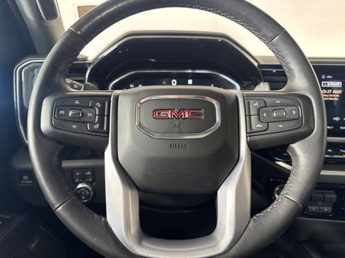 Used 2022 GMC Sierra 1500 SLT w/ SLT Premium Plus Package AWD/4WD image 18