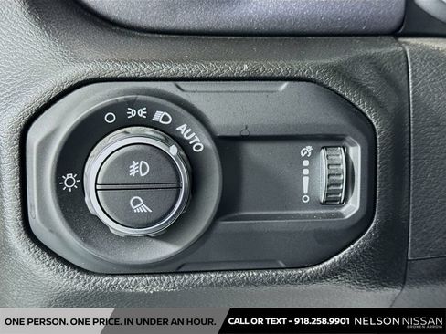 Used 2023 Jeep Gladiator Mojave w/ Cold Weather Group AWD/4WD image 10
