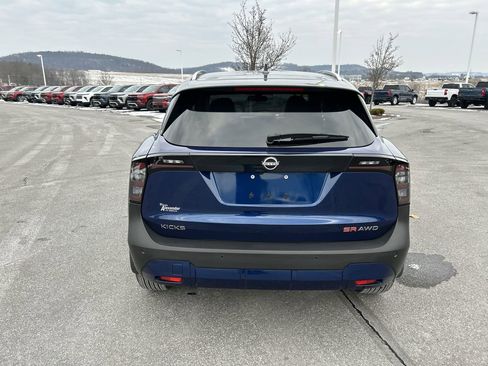 Used 2025 Nissan Kicks SR w/ SR Premium Package image 6