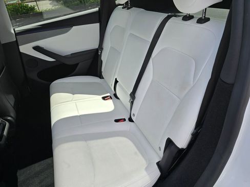Used 2026 Tesla Model Y 2WD image 18