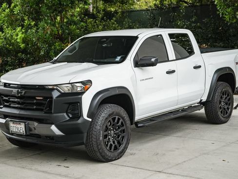 Used 2025 Chevrolet Colorado Trail Boss AWD/4WD image 3
