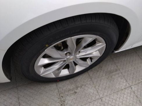 Used 2023 Chevrolet Malibu LT image 31