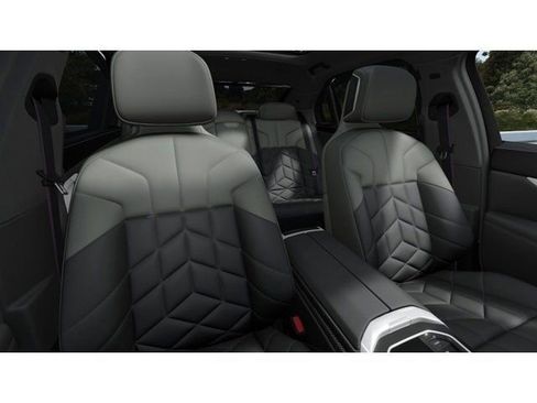 New 2026 BMW 760i xDrive w/ Executive Package image 11