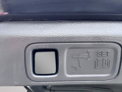 Used 2024 Ford Expedition Limited AWD/4WD image 45