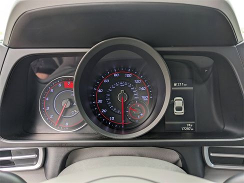 Used 2023 Hyundai Elantra SEL image 34