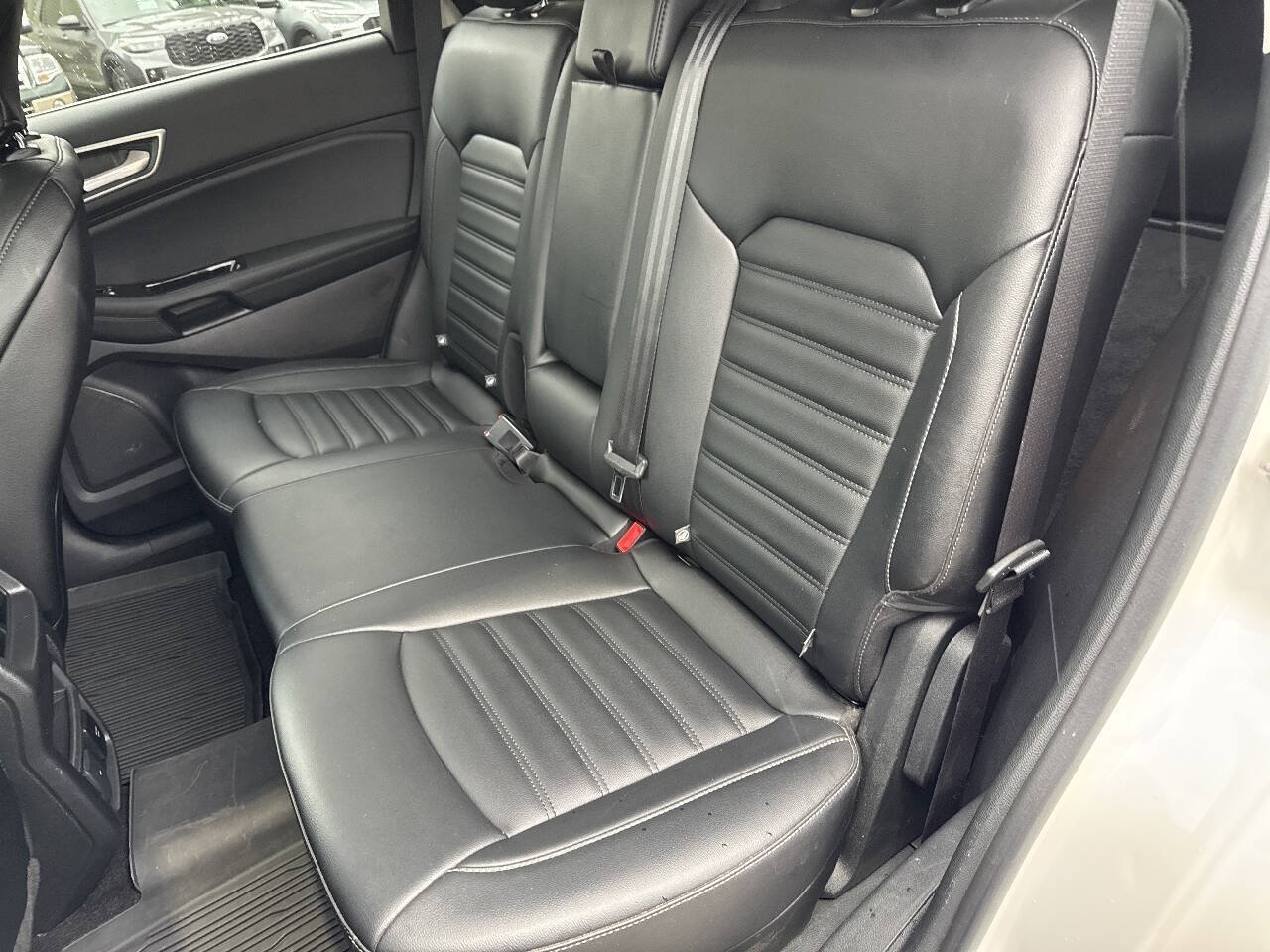 Used 2019 Ford Edge SEL w/ Equipment Group 201A AWD/4WD image 17