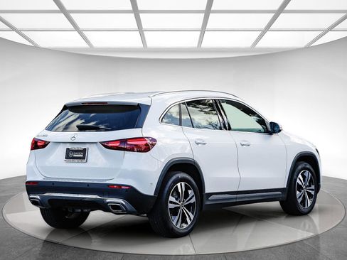 Certified 2025 Mercedes-Benz GLA 250 image 4